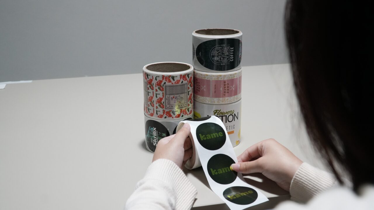 5 tips memilih cetak stiker label yang tepat untuk produk bisnis 1 Stiker label