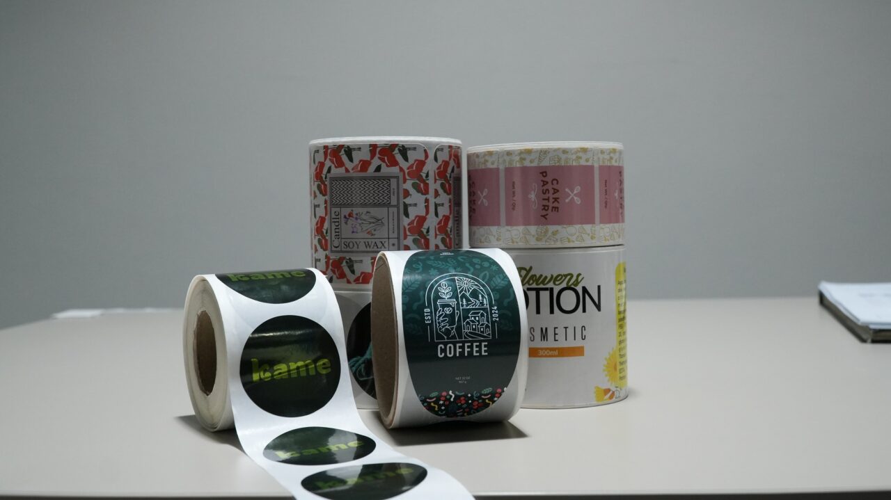 5 tips memilih cetak stiker label yang tepat untuk produk bisnis 3 Stiker label